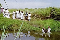 Le baptême tourne au drame: 6 morts Le baptême tourne au drame: 6 morts
